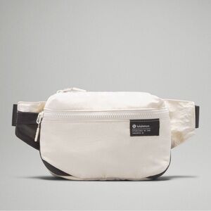 Lululemon Clean Lines Belt Bag 2L - White Opal